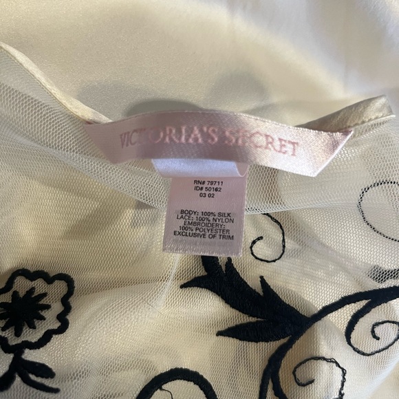 Vintage Victoria’s Secret Silk and Lace Ivory Slip Dress - Picture 3 of 5